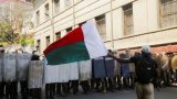 À Madagascar, des militaires qui ont appelé à désobéir rejoignent les manifestants au coeur de (…)