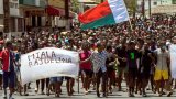 Après sept jours de manifestations à Madagascar, une réunion s'est tenue au palais présidentiel