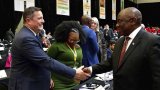 Afrique du Sud: après un an au pouvoir, un nouveau scandale fait vaciller la coalition (…)