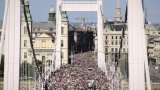 Défilé immense pour la marche des fiertés à Budapest