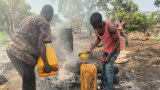 Huile de palme en Centrafrique: l’ambition des jeunes producteurs de Bossongo