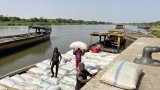 Au nord du Cameroun, les petits commerçants s’approvisionnent au Nigeria [1/5]