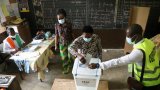 Élections en Côte d'Ivoire: «La préservation de la paix» doit primer face au droit, pour Mgr (…)