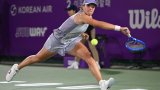 Tennis: Swiatek souffre mais s'impose en finale à Séoul