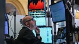 Wall Street ouvre sans direction claire, digère l'accord commercial UE-USA