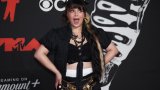 La chanteuse Lola Young annule ses évènements à venir après s'être effondrée sur scène