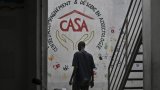 A Abidjan, un centre d'accueil pour sortir de la drogue et des fumoirs