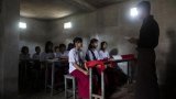 En Birmanie, les écoles s'enterrent pour échapper aux frappes aériennes