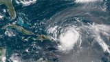 L'ouragan Erin menace de se renforcer à nouveau à l'approche des Bahamas