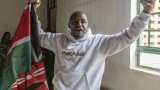 Kenya: abandon des accusations de terrorisme contre un célèbre militant des droits humains