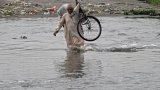 La mousson fait encore 20 morts au Pakistan, les pluies gagnent le Sud