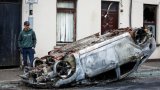 Appels au calme après une deuxième nuit d'émeutes en Irlande du Nord