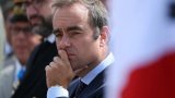 Macron nomme un proche, Sébastien Lecornu, à Matignon, un pari à haut risque