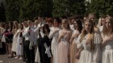 Fin de l'école entre crainte et fierté pour les élèves ukrainiens