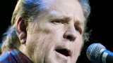 Pluie d'hommages après la mort de Brian Wilson, le génie visionnaire derrière les Beach Boys