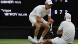 Wimbledon: Sinner, blessé au coude et malmené, se sauve sur abandon
