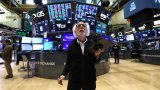 Wall Street fléchit, lestée par les prix à la production américains
