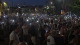 Barricades à Belgrade lors d'une deuxième nuit de manifestations