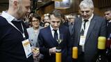 A Wine Paris, Macron promet de défendre le vin français à l'export