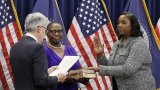 Indépendance de la Fed: Lisa Cook demande à la justice d'empêcher Trump de la révoquer
