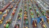 Les droits de douane de Trump fâchent les marchés, des pays espèrent encore des ristournes