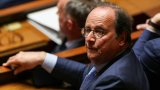 Hollande demande une révision profonde du budget pour ne pas censurer