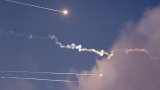 Israël bombarde des défenses aériennes et des lanceurs de missiles en Iran
