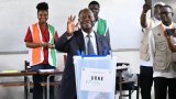Alassane Ouattara réélu président de la Côte d'Ivoire avec un score fleuve