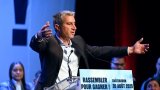 François Ruffin demande la démission d'Emmanuel Macron