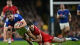 Six nations: les Bleus écrasent les Gallois et rêvent toujours du Grand chelem