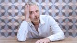 Le dandy anglais Baxter Dury troque sa musique nonchalante contre des rythmes dansants