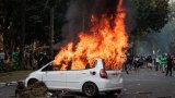 Indonésie: des milliers de manifestants à travers le pays, l'armée déployée