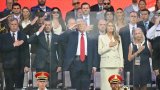 Trump donne le coup d'envoi de la parade militaire à Washington