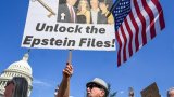 Une lettre écrite à Epstein et attribuée à Trump rendue publique