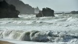 Houle cyclonique sur la côte atlantique, des plages fermées en Nouvelle-Aquitaine