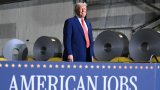 Trump se cramponne à ses droits de douane, double ceux sur l'acier et l'aluminium importés