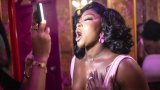 Miroir miroir: dans les toilettes branchées, les Nigérianes sont les reines du selfie