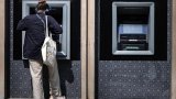 60 ans après la loi, un compte bancaire pour toutes les femmes ne résout pas l'inégalité