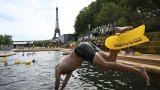 30 ans que j'attends ça!: à Paris, premières baignades dans la Seine sous étroite surveillance