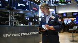 Wall Street termine la semaine en baisse, plombée par l'escalade au Moyen-Orient