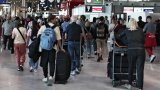 Grève de contrôleurs de France: 1.125 vols annulés, des vacanciers et professionnels mécontents