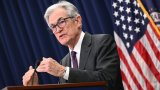 Entre assurance aux marchés et pressions de Trump, le président de la Fed sur un fil à Jackson Hole