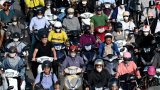 Vietnam: les millions de scooters à essence d'Hanoï en sursis