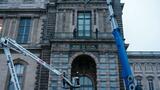 Vol au Louvre: une grille de protection installée sur la fenêtre de la galerie d'Apollon