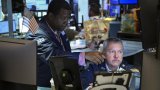 Wall Street évolue en baisse, continue de scruter les données sur l'emploi
