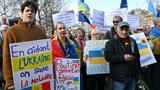 Plus d'un millier de manifestants à Paris pour soutenir l'Ukraine après quatre ans de guerre