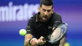 US Open: Djokovic au deuxième tour en grimaçant, Medvedev chute déjà