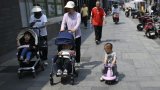 Chine: le gouvernement va verser des allocations aux parents pour stimuler la natalité