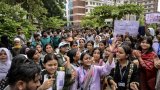 Crash d'un avion militaire au Bangladesh: 31 morts, le deuil et les questions