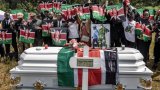 Prières et larmes d'amertume: au Kenya, les derniers adieux à un jeune homme tué par un policier